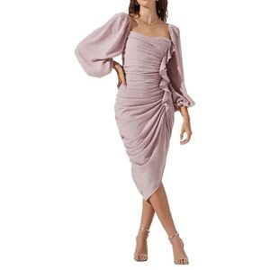 ASTR the label ATHENS RUCHED PUFF SLEEVE SHIMMER MIDI DRESS